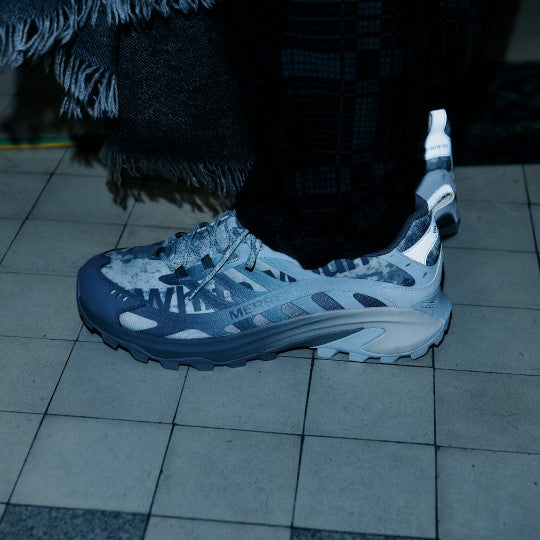 MOAB SPEED 2 GORE-TEX® BL × WHITE MOUNTAINEERING®［1TRL］<span>モアブ スピード 2 ゴアテックス® ビッグロゴ×ホワイトマウンテニアリング®［ユニセックス］</span>