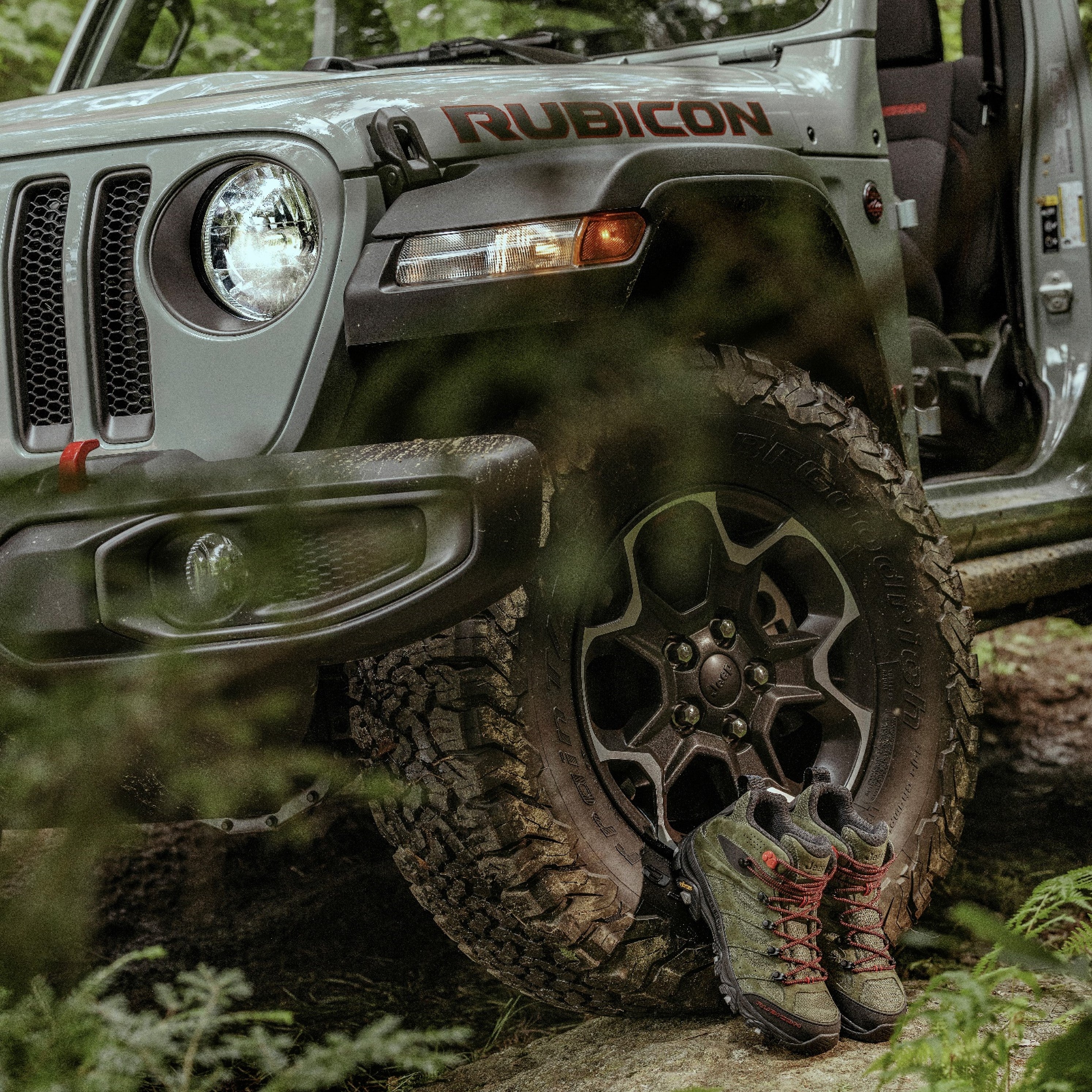 MOAB 3 MID × JEEP®モアブ 3 ミッド × ジープ®［メンズ］ 37